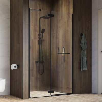 652 121